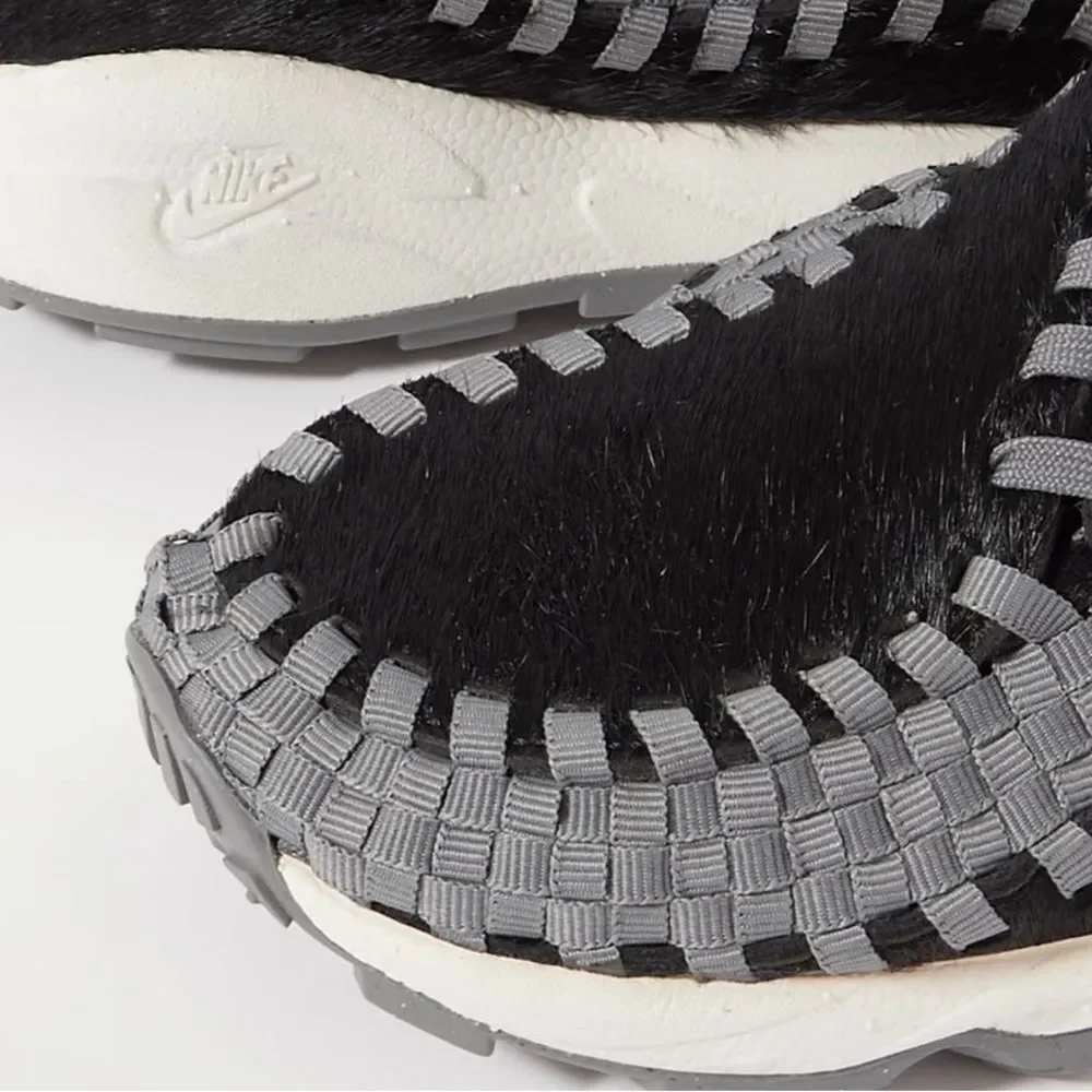 Nike simplest gray foot